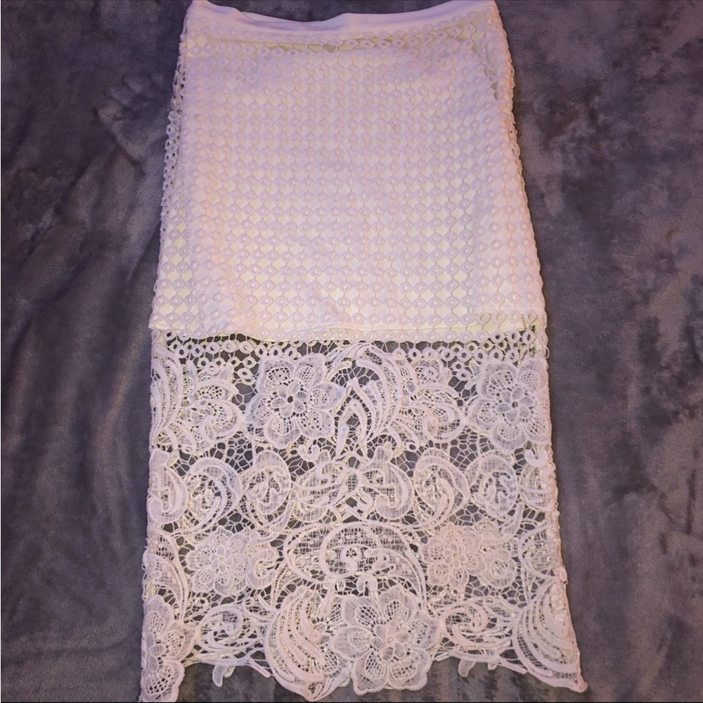 White Floral Reitmans & Imperial 2 piece skirt and a tank top
